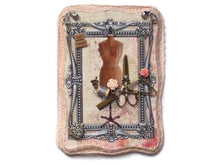 Load image into Gallery viewer, Sewing Motif Greeting Card