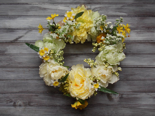 Light Yellow Burlap Indoor Wreath